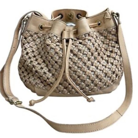 Marta Ponti Leather Bucket Crossbody Bag Tan Woven Front fisherman large - Picture 1 of 11